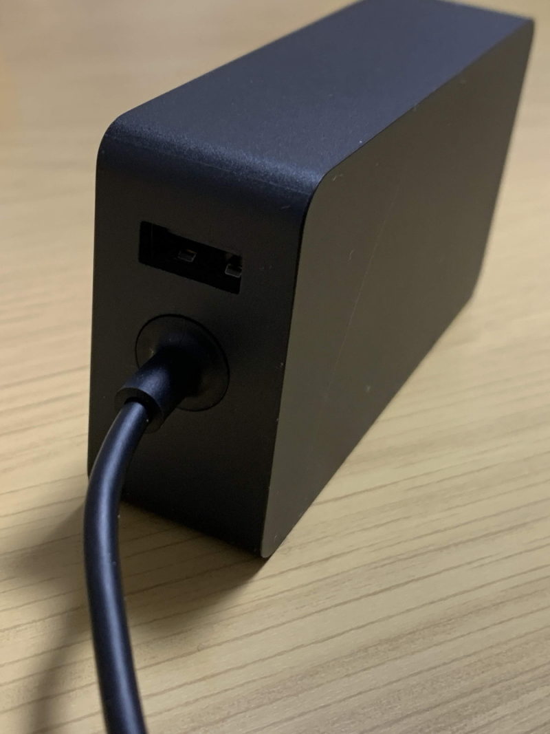SurfacePro7の充電アダプタ